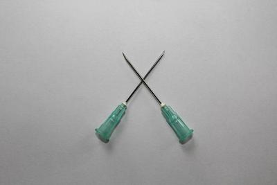 Single use sterile injection needle 02