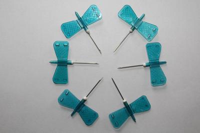 Double blade infusion needle