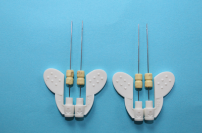 Single use intravenous indwelling needle